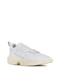 Chaussures de sport blanches adidas