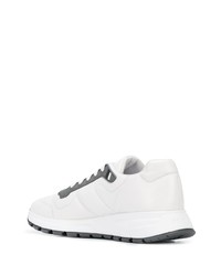 Chaussures de sport blanches Prada