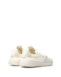 Chaussures de sport blanches adidas