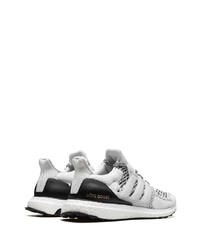 Chaussures de sport blanches adidas