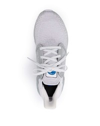 Chaussures de sport blanches adidas