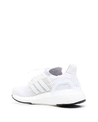 Chaussures de sport blanches adidas