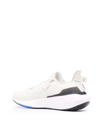 Chaussures de sport blanches adidas