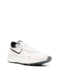 Chaussures de sport blanches Nike