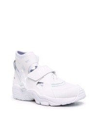 Chaussures de sport blanches Nike