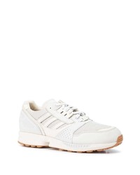 Chaussures de sport blanches adidas