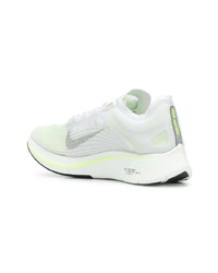 Chaussures de sport blanches Nike