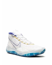 Chaussures de sport blanches Nike