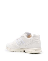 Chaussures de sport blanches adidas