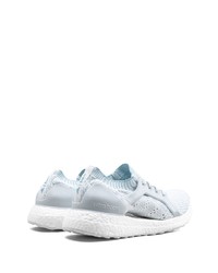 Chaussures de sport bleu clair adidas