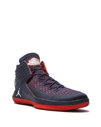 Chaussures de sport bleu et rouge Jordan