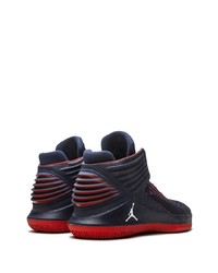 Chaussures de sport bleu et rouge Jordan