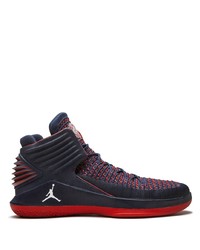 Chaussures de sport bleu et rouge Jordan