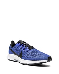 Chaussures de sport bleu marine et blanc Nike