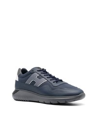 Chaussures de sport bleu marine et blanc Hogan