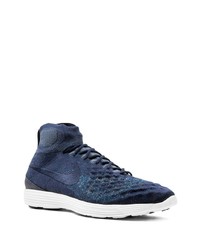 Chaussures de sport bleu marine et blanc Nike