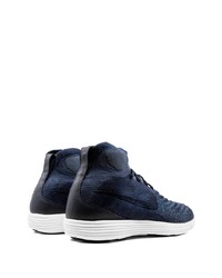 Chaussures de sport bleu marine et blanc Nike