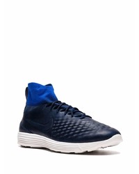 Chaussures de sport bleu marine et blanc Nike