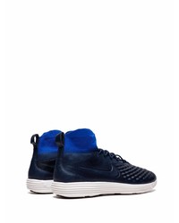 Chaussures de sport bleu marine et blanc Nike