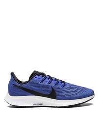 Chaussures de sport bleu marine et blanc Nike