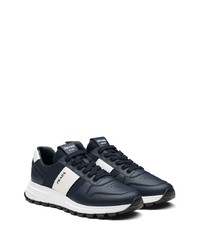 Chaussures de sport bleu marine et blanc Prada