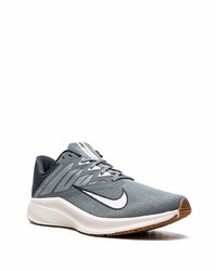 Chaussures de sport bleu marine et blanc Nike