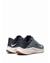 Chaussures de sport bleu marine et blanc Nike