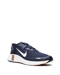 Chaussures de sport bleu marine et blanc Nike