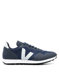 Chaussures de sport bleu marine et blanc Veja