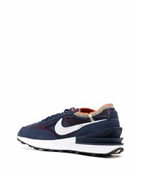 Chaussures de sport bleu marine et blanc Nike