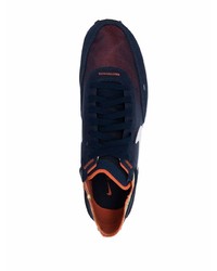 Chaussures de sport bleu marine et blanc Nike