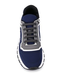 Chaussures de sport bleu marine Prada