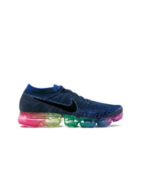 Chaussures de sport bleu marine Nike