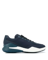 Chaussures de sport bleu marine Prada