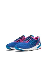 Chaussures de sport bleues Asics