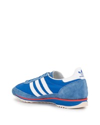 Chaussures de sport bleues adidas