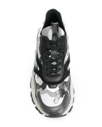 Chaussures de sport camouflage gris foncé Valentino