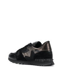 Chaussures de sport camouflage noires Valentino