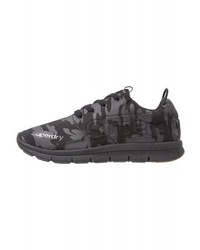 Chaussures de sport camouflage noires Superdry
