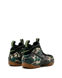 Chaussures de sport camouflage olive Nike