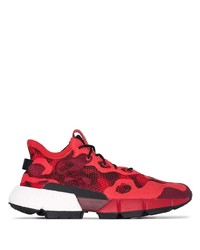 Chaussures de sport camouflage rouges