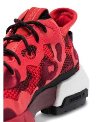 Chaussures de sport camouflage rouges adidas