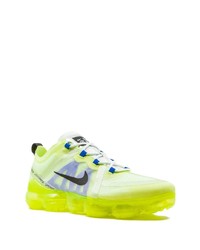 Chaussures de sport chartreuses Nike