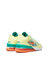 Chaussures de sport chartreuses Nike