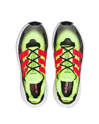 Chaussures de sport chartreuses adidas