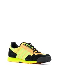 Chaussures de sport chartreuses adidas