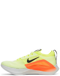 Chaussures de sport chartreuses Nike