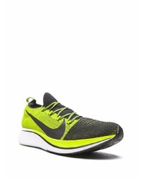 Chaussures de sport chartreuses Nike