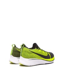 Chaussures de sport chartreuses Nike