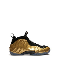 Chaussures de sport dorées Nike